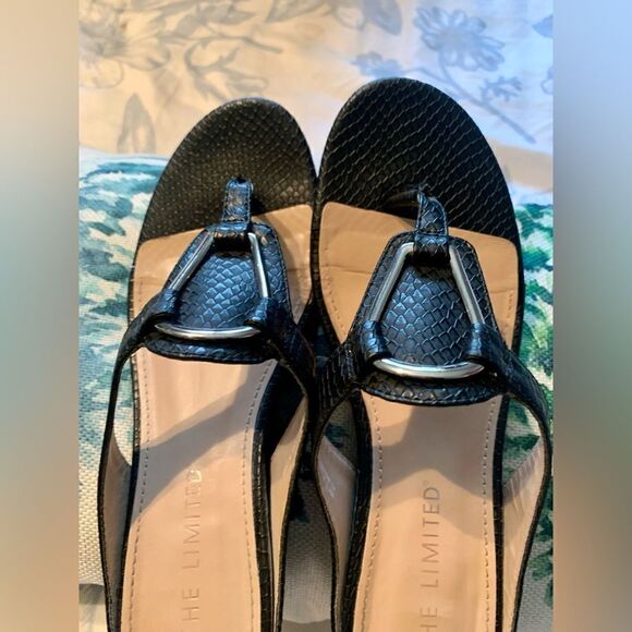 The Limited Sandals - Picture 6 of 6